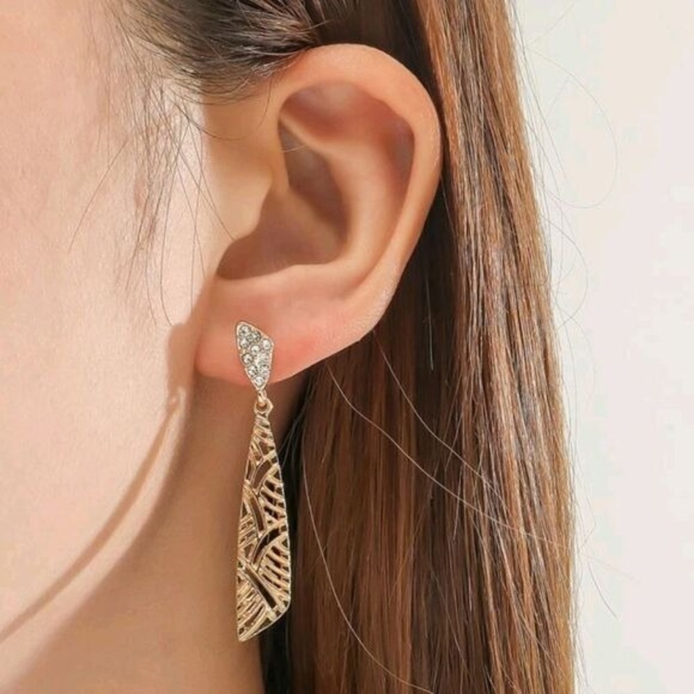 Gold Cutout Teardrop Earrings Filigree Dangle Rhinestone Stud Formal Glam 💖